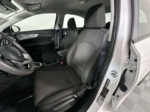 Used 2023 Kia Forte LXS FWD image 11