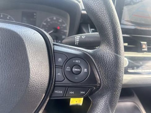 Used 2023 Toyota Corolla LE image 28