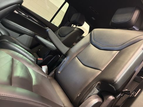 Used 2022 Cadillac XT6 Premium Luxury image 29