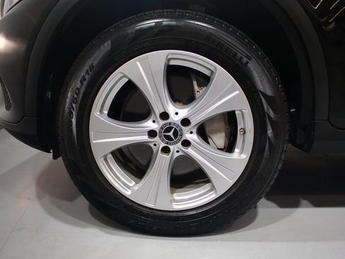 Used 2018 Mercedes-Benz GLC 300 4MATIC image 16