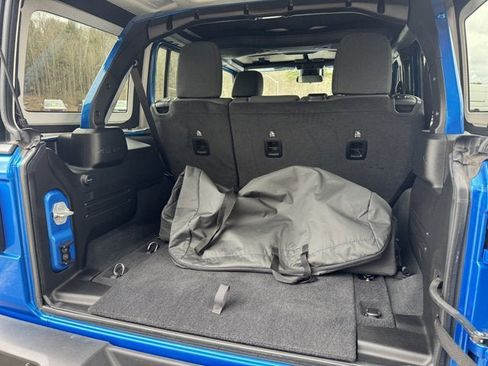 Used 2024 Jeep Wrangler Unlimited Sport image 5