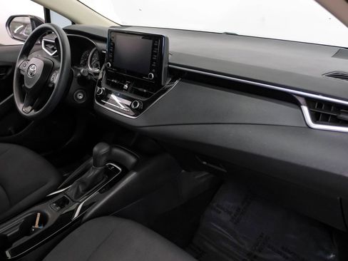 Used 2022 Toyota Corolla LE image 12