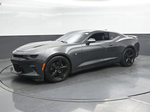 Used 2016 Chevrolet Camaro SS RWD image 8