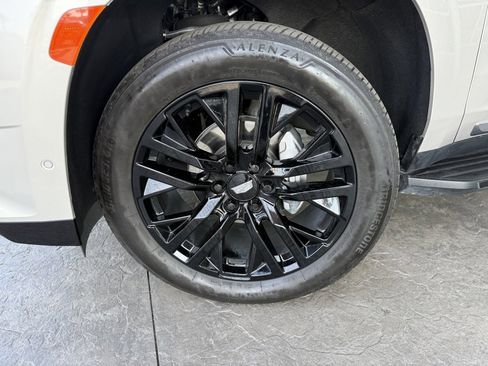 Used 2023 Cadillac Escalade Premium Luxury image 5