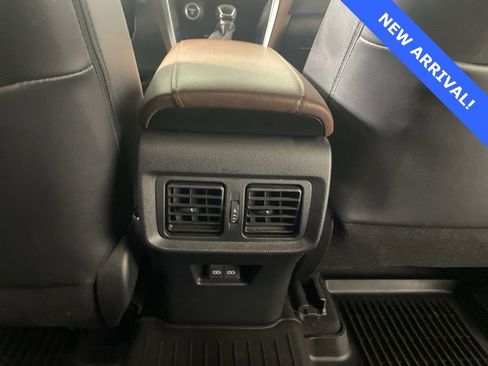 Used 2023 Toyota Venza XLE AWD/4WD image 19