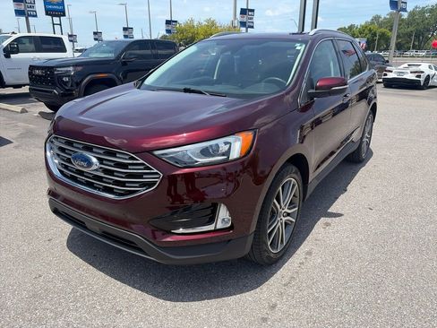 Used 2021 Ford Edge Titanium FWD image 3
