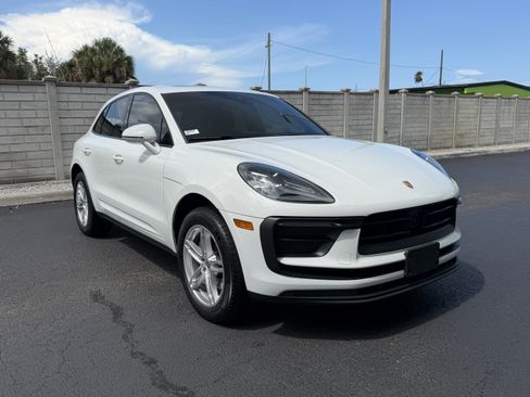 Certified 2023 Porsche Macan AWD/4WD image 8
