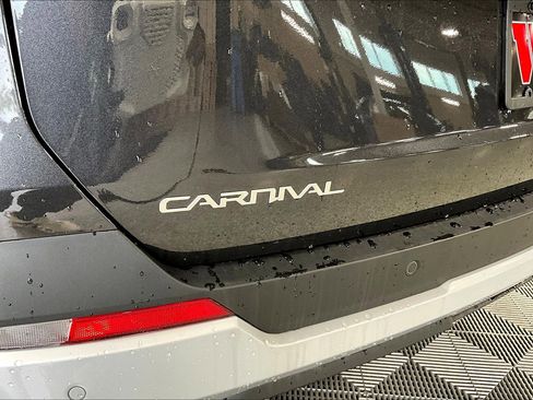 New 2026 Kia Carnival LX FWD image 13