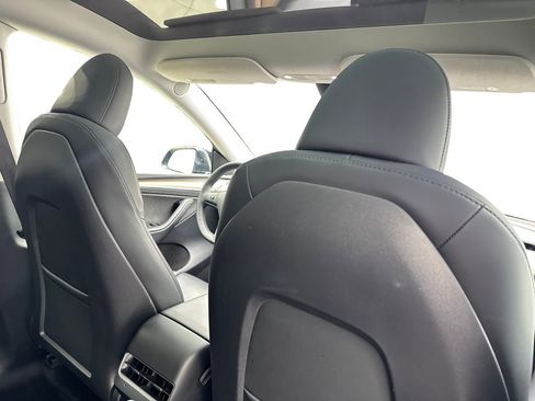 Used 2024 Tesla Model Y Long Range AWD/4WD image 41