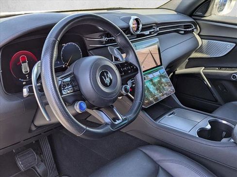 Used 2024 Maserati Grecale GT image 17