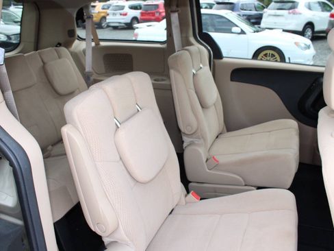 Used 2013 Dodge Grand Caravan SE FWD image 16