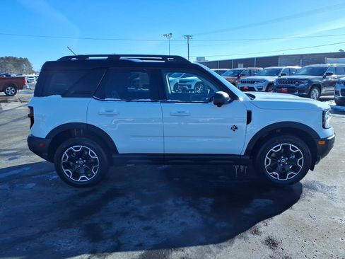 Used 2025 Ford Bronco Sport Outer Banks w/ Outer Banks Tech Package+ image 2