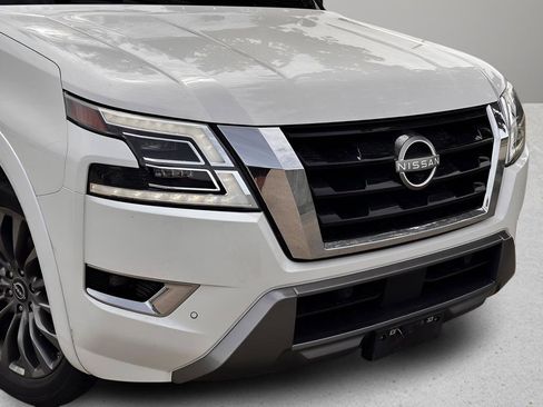 Used 2023 Nissan Armada Platinum w/ Captain's Chairs Package RWD image 32
