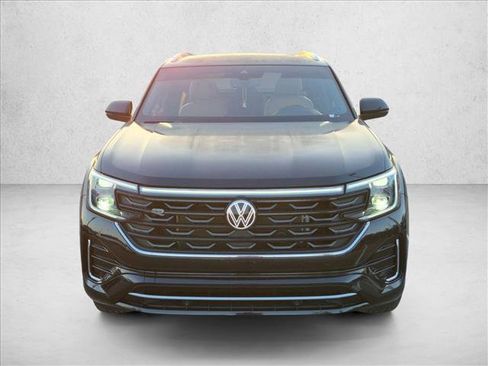 Used 2024 Volkswagen Atlas Cross Sport SEL R-Line AWD/4WD image 2
