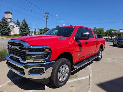 Certified 2026 RAM 2500 Big Horn AWD/4WD image 7