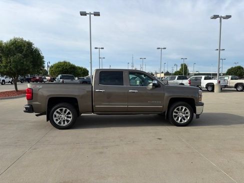 Used 2015 Chevrolet Silverado 1500 LTZ Z71 w/ LTZ Plus Package AWD/4WD image 10