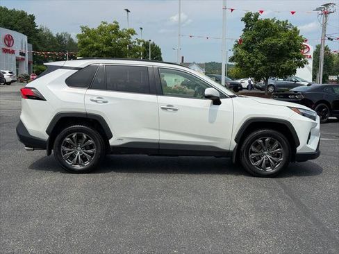 Certified 2022 Toyota RAV4 Limited w/ Limited Grade Weather Package AWD/4WD image 7