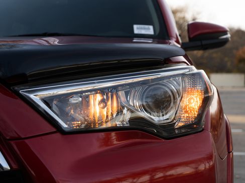 Used 2016 Toyota 4Runner Limited image 11