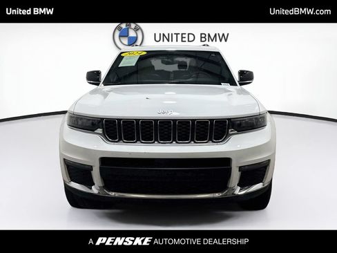 Used 2024 Jeep Grand Cherokee L Limited AWD/4WD image 2