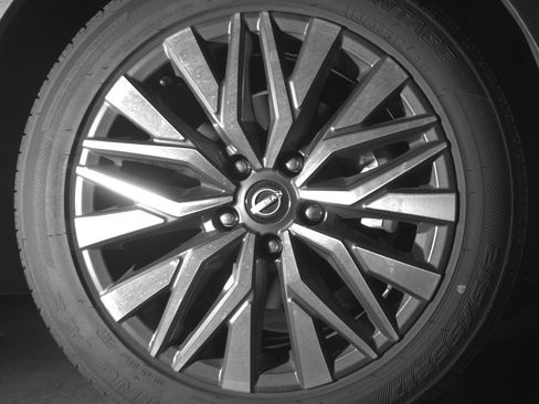 Used 2025 Nissan Altima 2.5 SV FWD image 13
