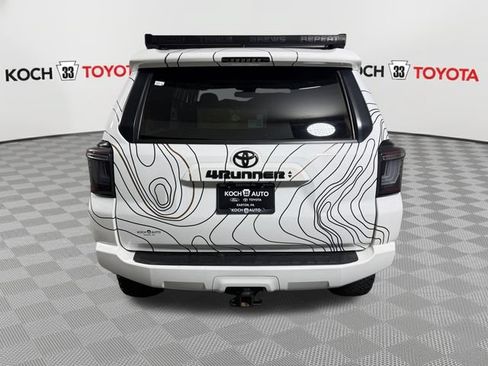 Used 2022 Toyota 4Runner SR5 Premium w/ Moonroof Package AWD/4WD image 7