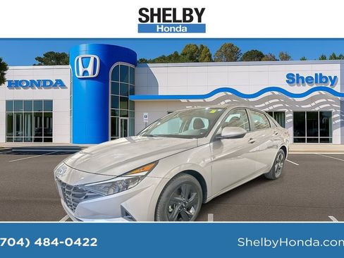 Used 2022 Hyundai Elantra SEL w/ Convenience Package image 1
