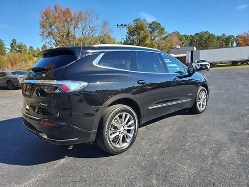 Used 2022 Buick Enclave Avenir image 3