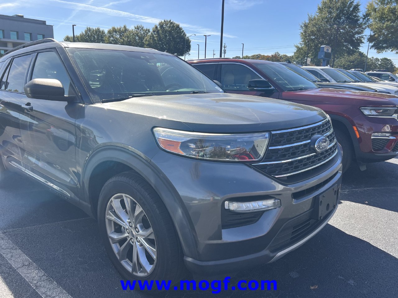 Used 2020 Ford Explorer XLT w/ Equipment Group 202A AWD/4WD image 4