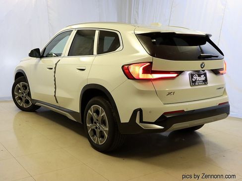 Used 2025 BMW X1 xDrive28i w/ Premium Package image 9
