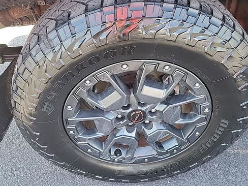 Certified 2022 Nissan Frontier PRO-4X w/ Pro-4X Premium Package AWD/4WD image 12