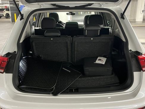 Used 2023 Volkswagen Tiguan SE w/ Panoramic Sunroof Package FWD image 35