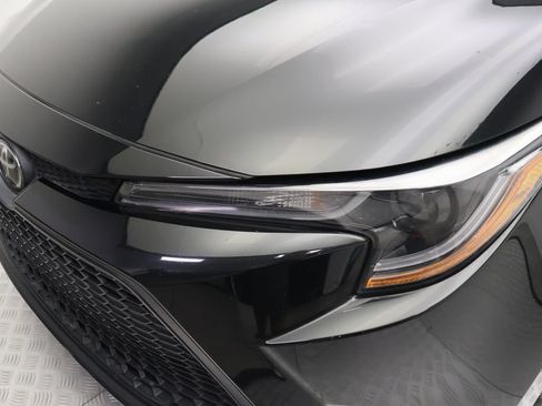 Used 2022 Toyota Corolla LE FWD image 3