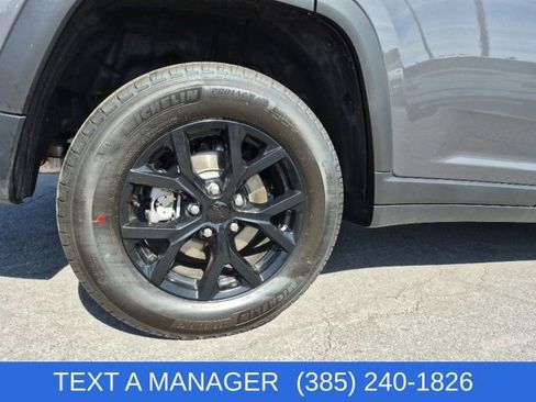 New 2026 Jeep Grand Cherokee Altitude image 5