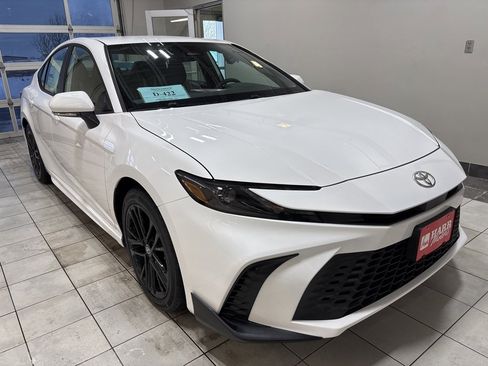 New 2026 Toyota Camry SE image 5