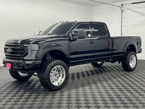 Used 2021 Ford F350 Platinum image 1