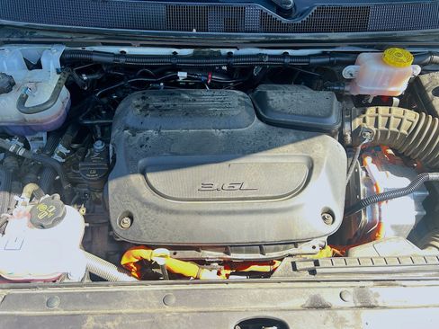 Used 2024 Chrysler Pacifica Limited FWD image 34