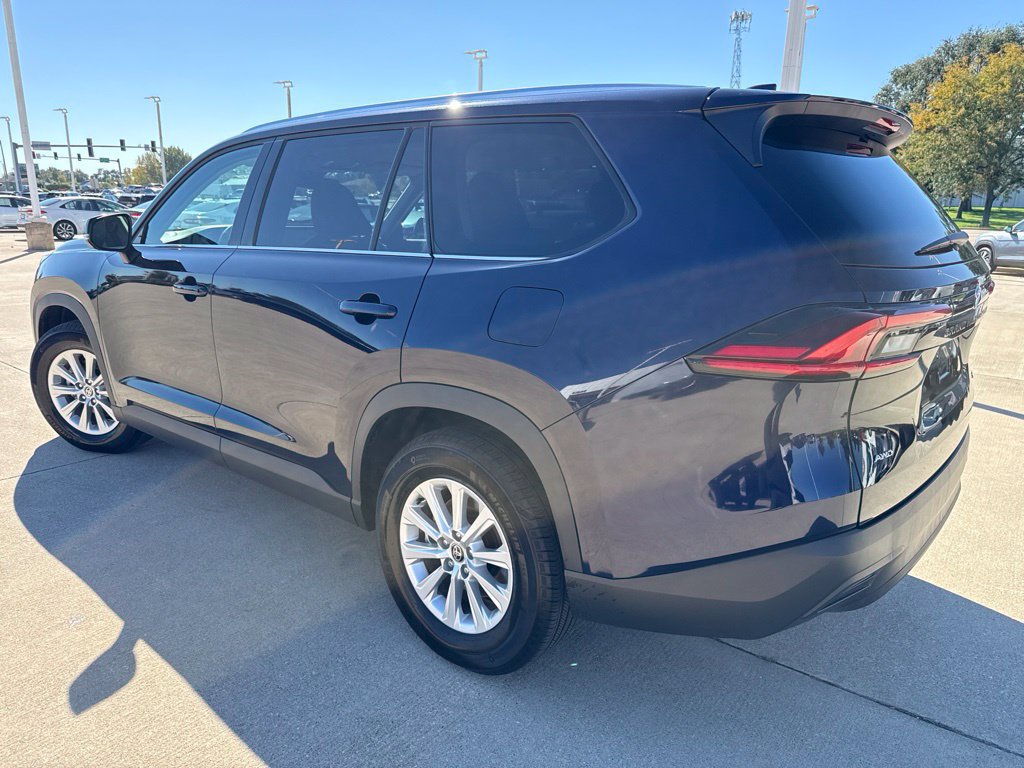 Used 2026 Toyota Grand Highlander AWD image 5