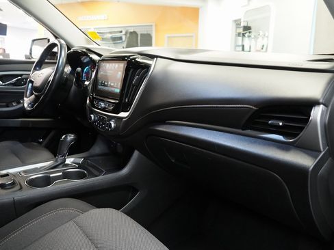 Used 2019 Chevrolet Traverse LT image 29