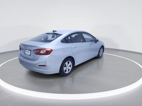 Used 2017 Chevrolet Cruze LS image 8