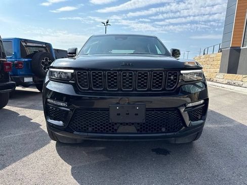 Used 2025 Jeep Grand Cherokee Summit AWD/4WD image 9