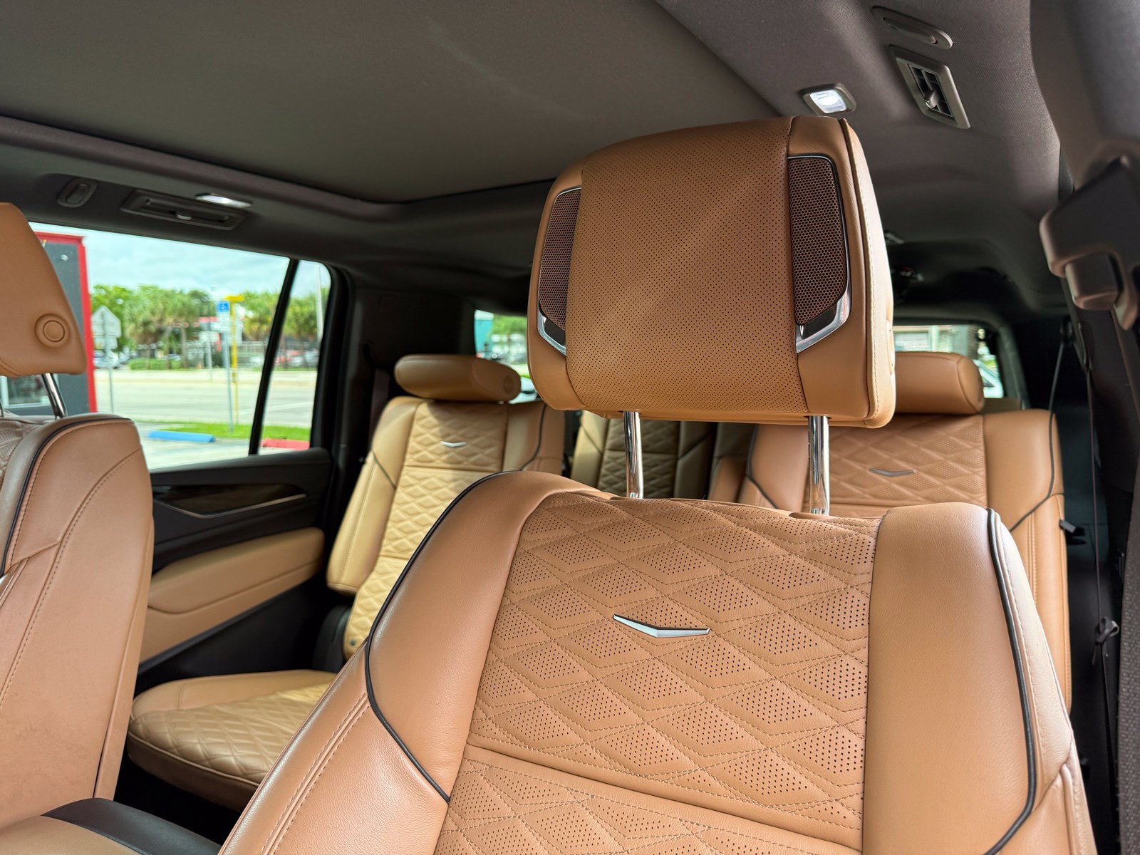 Used 2024 Cadillac Escalade ESV Sport AWD/4WD image 19