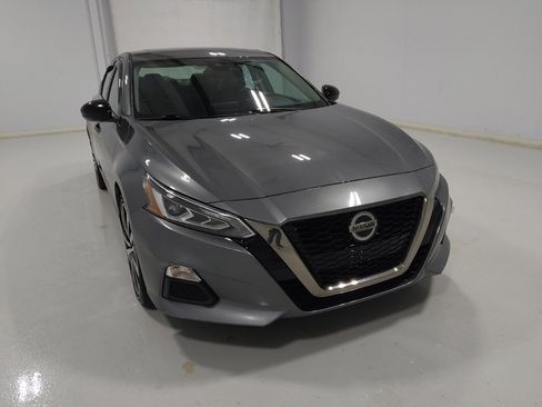 Used 2021 Nissan Altima 2.5 SR w/ SR Premium Package image 14