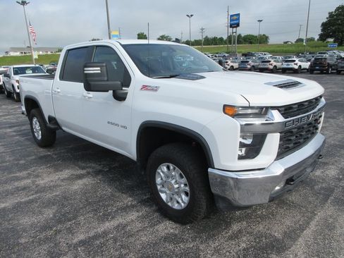 Certified 2022 Chevrolet Silverado 2500 LT w/ Convenience Package AWD/4WD image 7