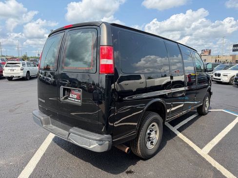 Used 2017 Chevrolet Express 2500 RWD image 5
