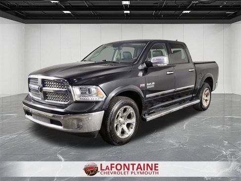Used 2017 RAM 1500 Laramie w/ Convenience Group image 4