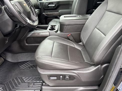 Used 2022 Chevrolet Silverado 2500 LTZ w/ LTZ Plus Package image 9