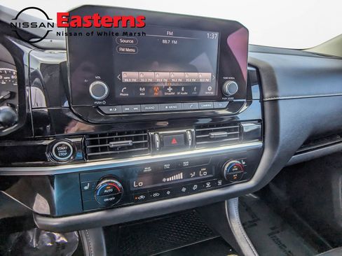 Used 2022 Nissan Pathfinder SV image 34