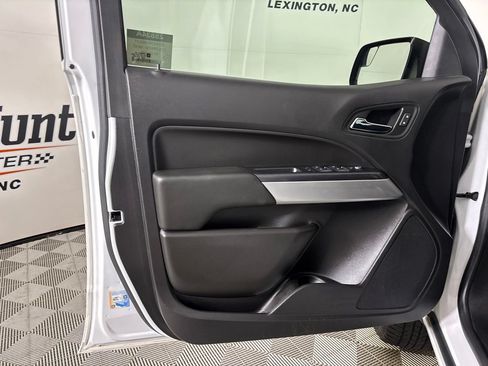 Used 2019 Chevrolet Colorado LT AWD/4WD image 10
