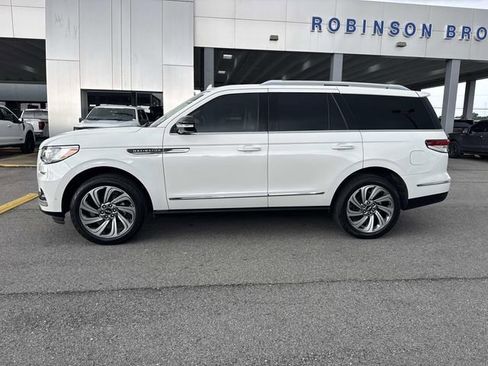 Certified 2023 Lincoln Navigator Reserve RWD image 8