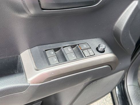 Used 2022 Toyota Tacoma SR5 RWD image 30